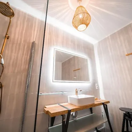 L'hedoniste, Elegant T2, Clim, Centre Апартаменты *