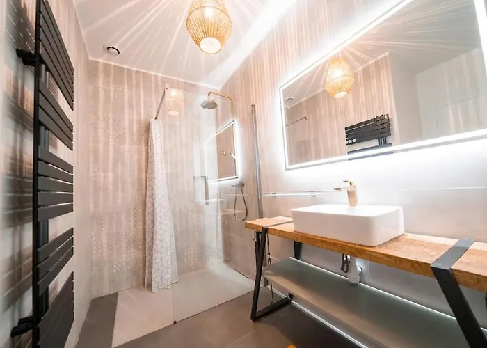 L'hedoniste, Elegant T2, Clim, Centre Apartament *